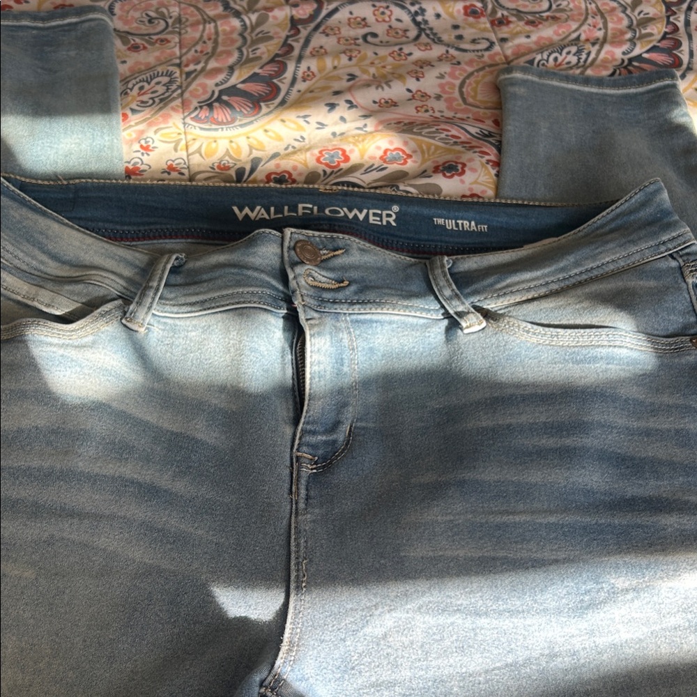 Wallflower Women's High Rise Light Blue Jeans-TALL/LONG